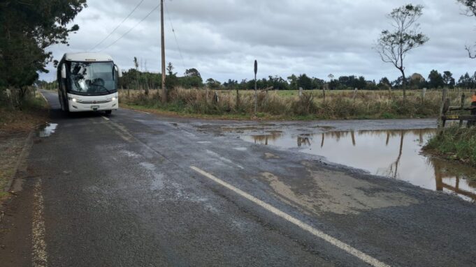 En Teodoro Schmidt despliegan operativo de evacuación tras alerta de tsunami, pero vecinos se resisten a dejar sus hogares
