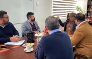 Municipio, seremi de energía y oficina comunal del Sernac se reúnen para ver compensación por cortes de luz en Pitrufquén