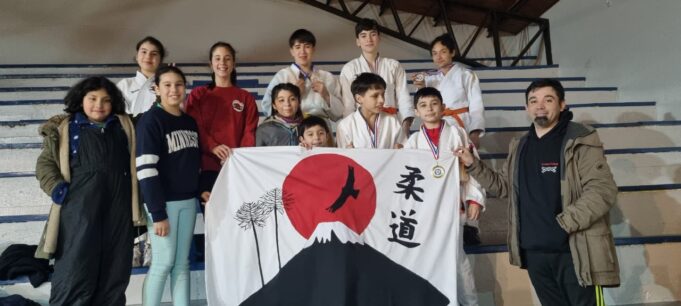 Un aluvión de medallas y clasificaciones: club de Judo Manke Pucón deja su huella en los torneos de Temuco
