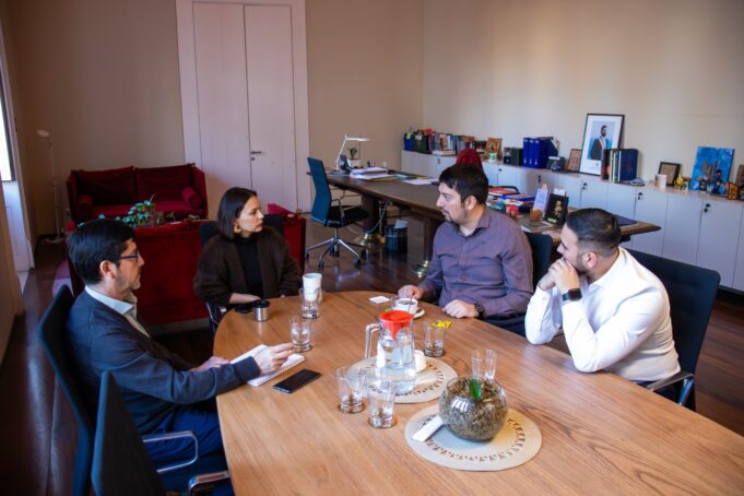 Alcalde de Gorbea se reúne con ministra de las Culturas para impulsar espacios culturales en la comuna