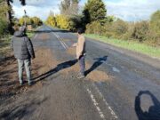 Municipalidad de Freire ejecuta trabajos paliativos en la Ruta S-61 para reforzar seguridad vial