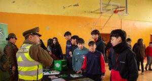 Niños y niñas de la escuela Licarayén de Quitratue aprenden sobre autocuidado en feria preventiva