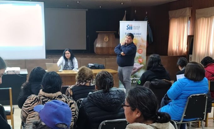 Comerciantes locales de Freire se informaron sobre los requisitos para iniciación de actividades