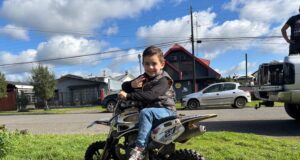 “Siento paz y tranquilidad arriba de la moto”: Lucas Cravero, con solo 5 años, viaja desde Gorbea a competir en nacional de motocross