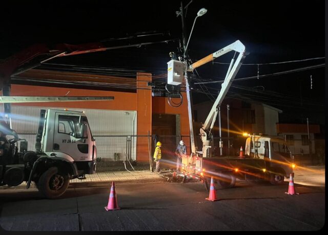 Frontel informa que se han registrado más de 140 postes chocados de enero a junio de este año