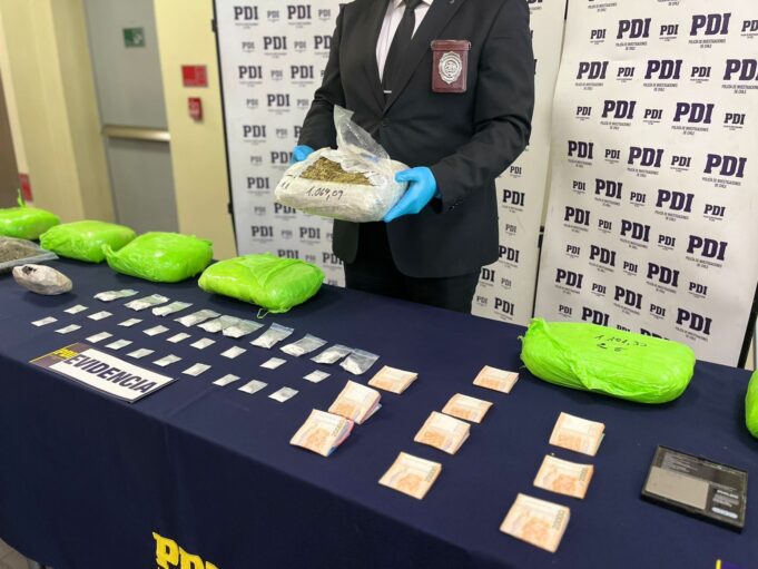 PDI Temuco saca de circulación 120 millones de pesos de cannabis sativa y clorhidrato de cocaína