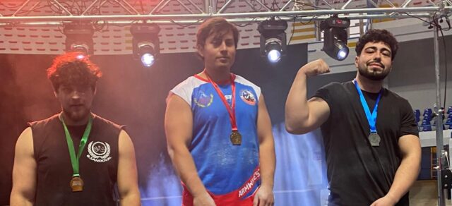 Oriundo de Hualpin: Braulio Moreno sorprende y se corona campeón en torneo nacional de lucha de brazos en Talcahuano