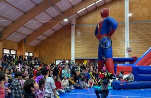 Con una tarde recreativa en el gimnasio del liceo bicentenario celebraron a los niños y niñas de Pitrufquén