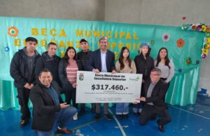 Municipalidad de Freire entregó aporte por más de 65 millones de pesos a estudiantes y organizaciones sociales de la comuna