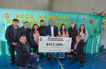 Municipalidad de Freire entregó aporte por más de 65 millones de pesos a estudiantes y organizaciones sociales de la comuna