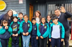 Estudiantes de la escuela Raimapu de Quepe participan en experiencia radial en Pitrufquén y comparten sus propias noticias