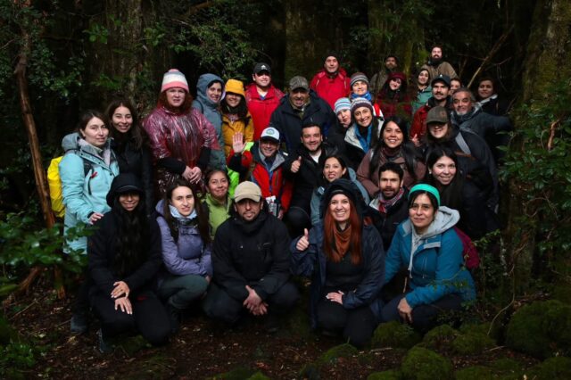Docentes de escuelas y jardines de Pitrufquén participaron en gira pedagógica al Geoparque Kutralcura en Curacautin