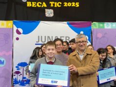 Becas TIC: entrega de computadores de la Juaneb busca reducir brecha digital entre estudiantes de Pitrufquén