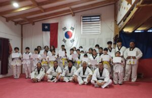 Escuela de taekwondo Marcial Pitrufquén brilló en encuentro deportivo y seminario con presencia de gran master coreano