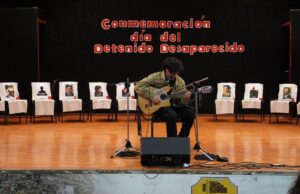 Conmemoran en Pitrufquén el día del detenido desaparecido con acto artístico – cultural y descubrimiento de placa