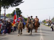 Patriótico acto cívico y desfile se vivió en villa Comuy