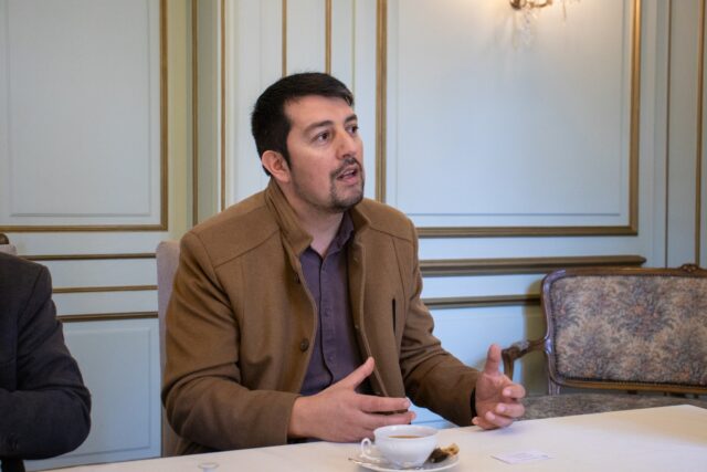 Alcalde de Gorbea, Andrés Romero, destaca avances en vivienda, conectividad ferroviaria e infraestructura comunal