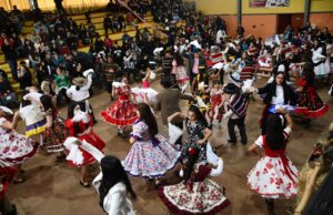 Escuela Cinco de Gorbea da la bienvenida a septiembre con la octava versión de “Pañuelos al Viento”