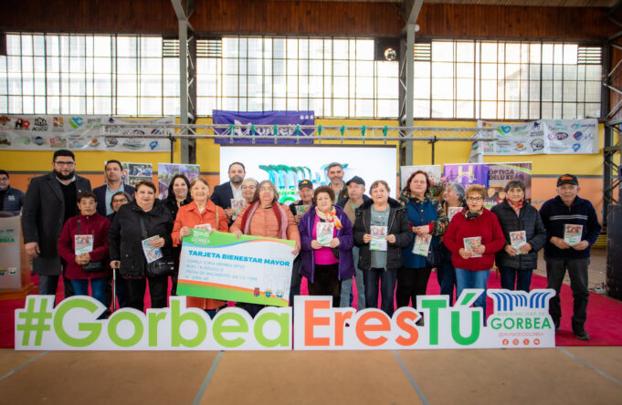 En Gorbea lanzan la “tarjeta de bienestar mayor” con descuentos en el comercio local para vecinos mayores de 60 años