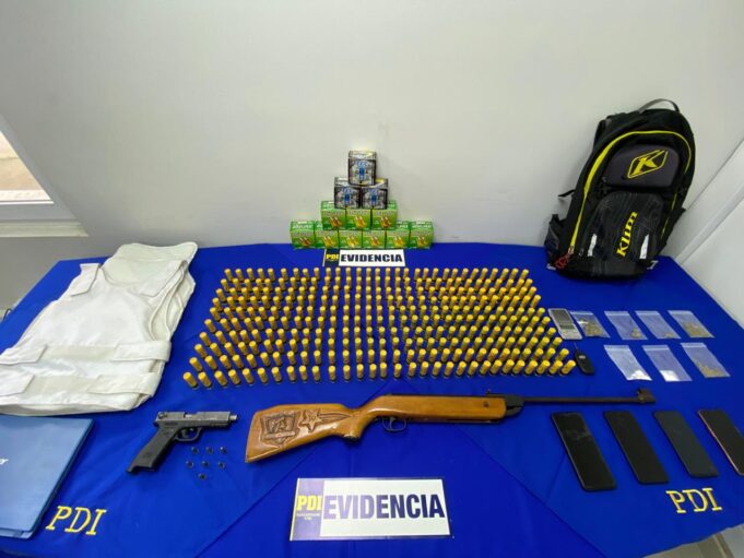 En Victoria PDI detuvo a tres sujetos dedicados a la venta de armamento, munición y droga por redes sociales