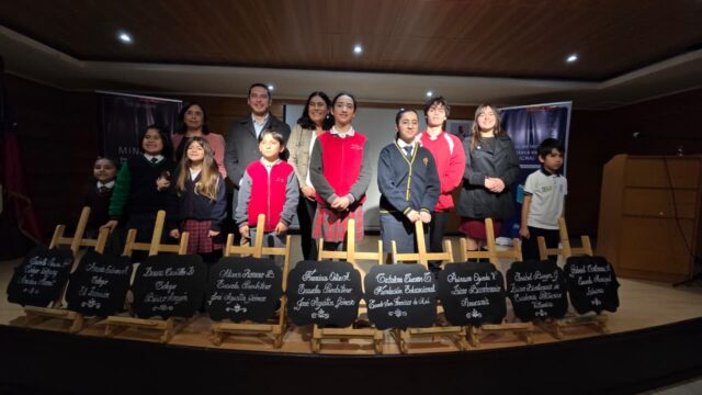 Nueve estudiantes de La Araucanía reciben reconocimiento en certamen nacional de Fomento a la lectura