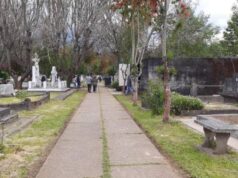 Denuncian robo al interior de vehículo estacionado en cementerio de Pitrufquén