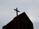 Mujer denuncia discriminación por orientación sexual tras ser expulsada de iglesia en Villarrica