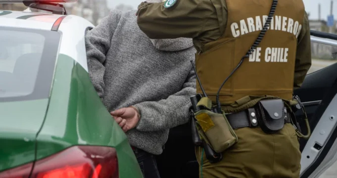 Dos sujetos detenidos en Villarrica por robo con intimidación