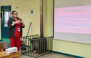Cecosf Pitrufquén realizó jornada sobre el cáncer de mama en jardín infantil