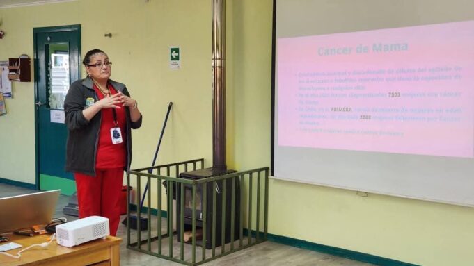 Cecosf Pitrufquén realizó jornada sobre el cáncer de mama en jardín infantil