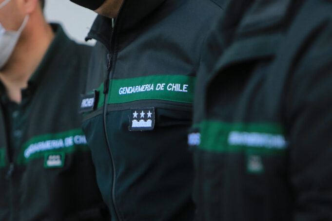 Detienen a dos gendarmes acusados de ingresar drogas y celulares a la cárcel de Angol