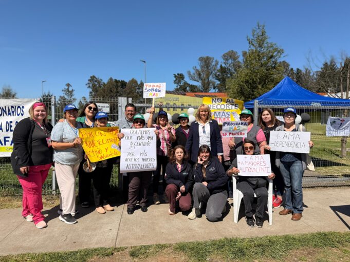 Funcionarios de salud y programa «Más Ama» de Pitrufquén reciben apoyo de alcaldesa en el marco del paro nacional de salud primaria