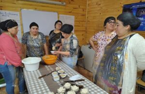 Vecinas del sector Hulio desarrollaron curso de gastronomía mapuche y repostería con pertinencia cultural en Freire
