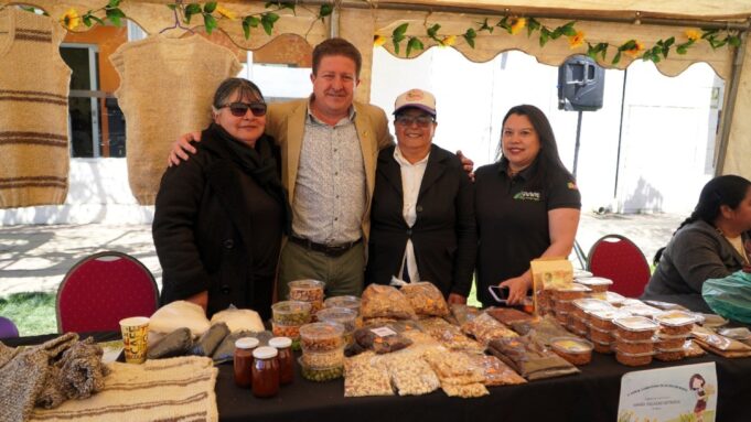 Éxito total de la primera feria por el Día Internacional de la Mujer Rural en Lumaco