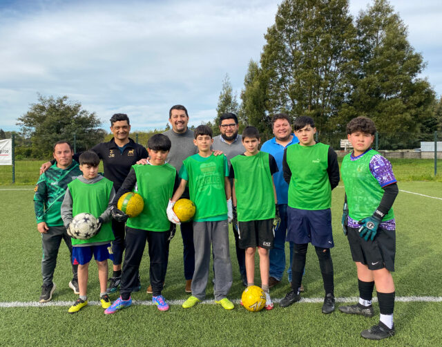 Gorbea potencia su escuela de fútbol municipal con la llegada de preparador de arquero profesional Javier Rodríguez
