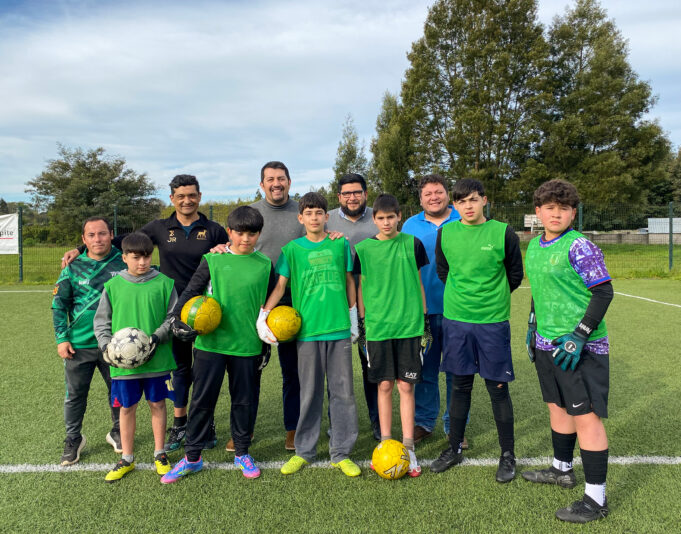 Gorbea potencia su escuela de fútbol municipal con la llegada de preparador de arquero profesional Javier Rodríguez