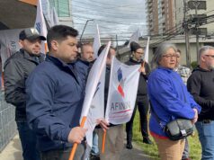 Funcionarias y funcionarios de INJUV se movilizan de manera indefinida en defensa de las juventudes y en rechazo al recorte presupuestario 2026