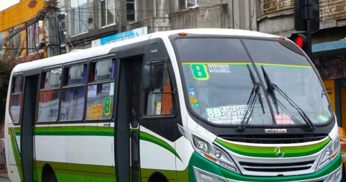 Detienen a conductor acusado de mantener retenidas a dos hermanas en micro por no pagar pasaje completo en Padre Las Casas