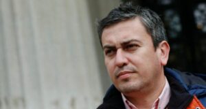 Mauricio Ojeda deja la cárcel: Juzgado de Temuco reemplaza prisión preventiva por arresto domiciliario total en Villarrica