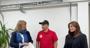 Radio taxis Fénix firma convenio de colaboración con el municipio de Pitrufquén para apoyar la movilidad comunitaria