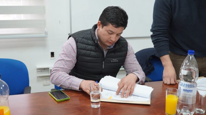 Comercio local se une al municipio de Pitrufquén para apoyar a personas mayores y con discapacidad