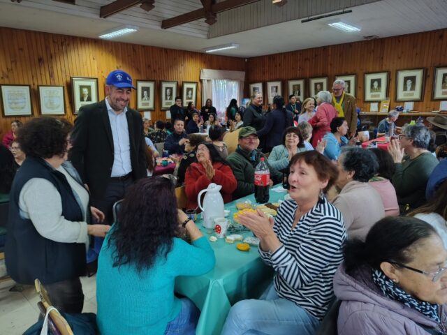 Con gran participación se desarrolló la “Mateada Ochentera” organizada por el Club de Adulto Mayor Brotes del Bosque de Freire