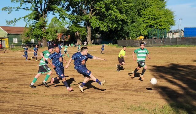 Fútbol amateur de Pitrufquén vuelve a la emblemática cancha del alto tras más de dos décadas