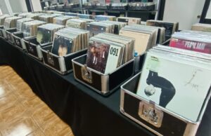 Un nuevo panorama cultural llega a Pitrufquén: feria del vinilo en Capriccio Bistro Bar & Tapas