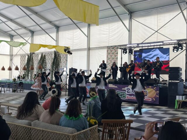 Ballet Folclórico municipal de Freire destaca en el Frusan Palooza 2025 en San Fernando