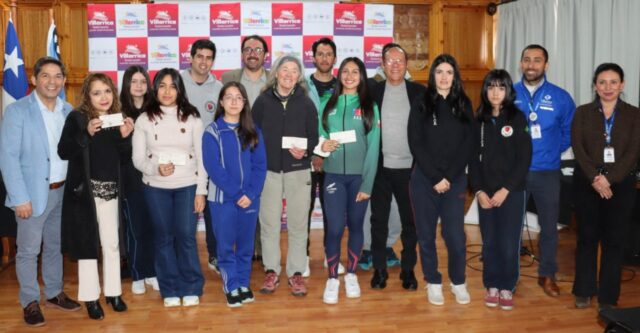 En Villarrica entregan beca deportiva individual a 12 destacados deportistas