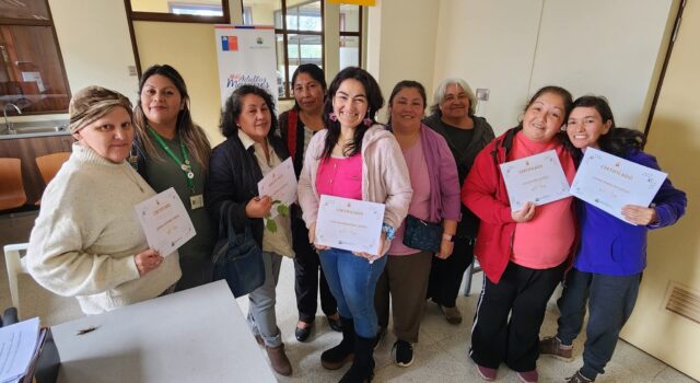 Cesfam de Pitrufquén termina taller de hierbas medicinales organizado por oficina de amuldungun