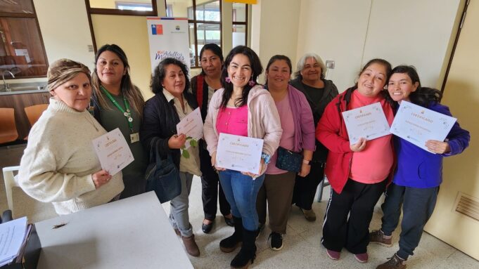 Cesfam de Pitrufquén termina taller de hierbas medicinales organizado por oficina de amuldungun