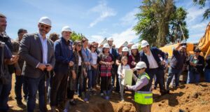 El sueño de la casa propia comienza a concretarse: colocan primera piedra de viviendas para comités Copihues y Canelos en Gorbea