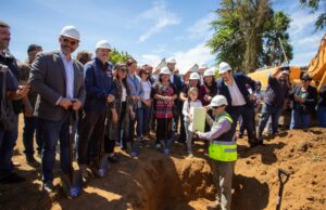 El sueño de la casa propia comienza a concretarse: colocan primera piedra de viviendas para comités Copihues y Canelos en Gorbea